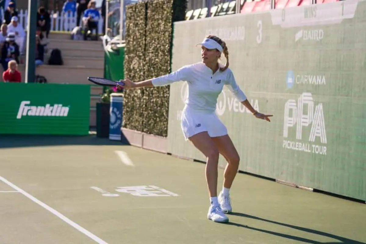 Eugenie Bouchard Grabs Pickleball (1)