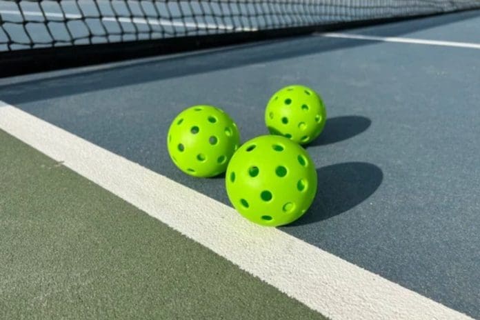 Indoor vs Outdoor Pickleballs