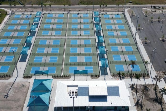 Pickleball Courts at Lake Kennedy Racquet Center 