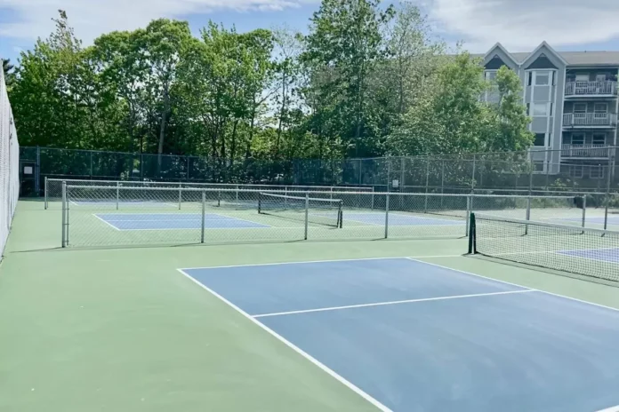 Pickleball Court Debate at Castle Hill Park