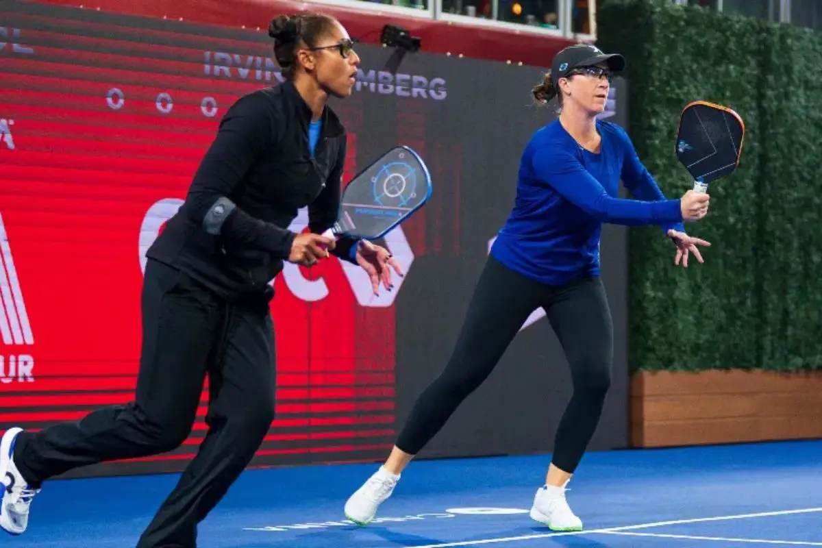 Face Jessie Irvine and Mari Humberg