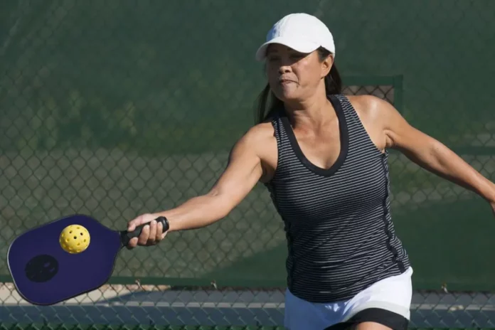 Forehand Attack Shot Off a Bounce in Pickleball