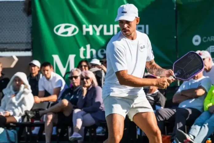 Jaume Martinez Vich Powers Past Connor Garnett