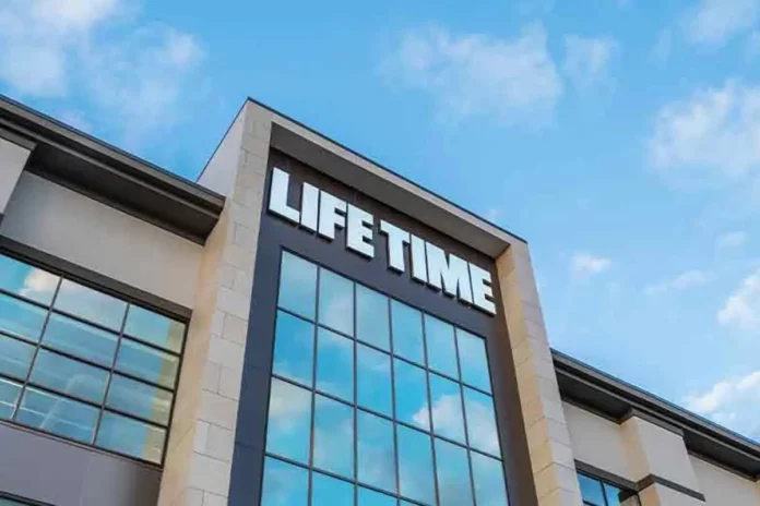 Xiaoqian Yu Cruises to Victory Over Sophia Nguyen