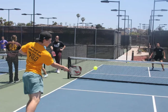 Zach Hoffman Battles Past Youness Chaouki