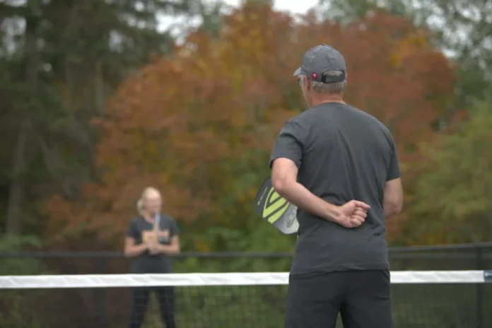 Mastering Hand Signals in Pickleball