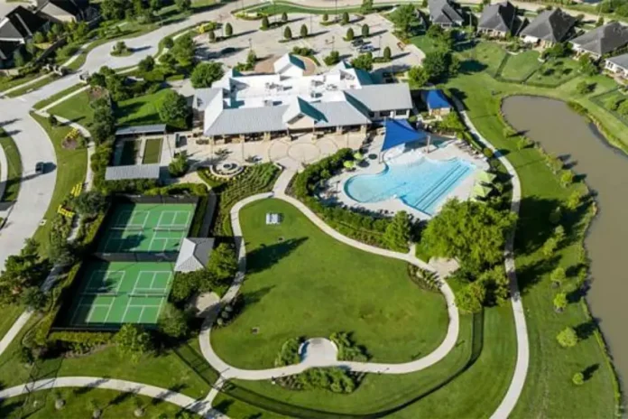 Pickleball Courts Thrive in Fulshear