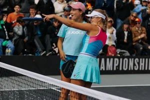 Anna Bright and Anna Leigh Waters Dominate Cincinnati Showdown With Unstoppable Doubles Victory