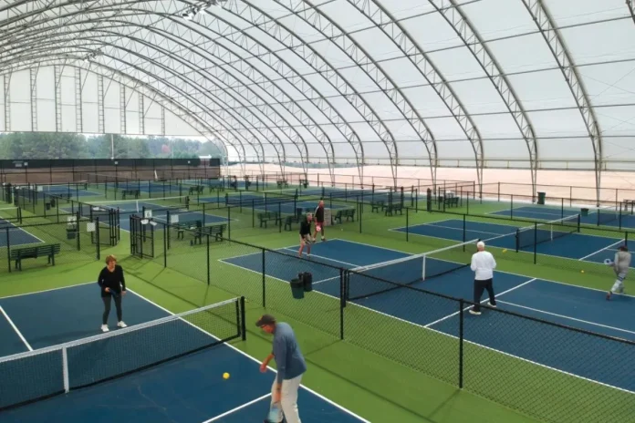 Fishinger Boulevard Pickleball Dining Venue