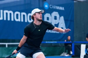 Hunter Johnson Stuns With Dominant Win, Powers Into Cincinnati Pickleball Round of 16