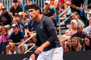 Jay Devilliers Stages Dramatic Comeback, Ends Goins’ Championship Streak in Pickleball Thriller