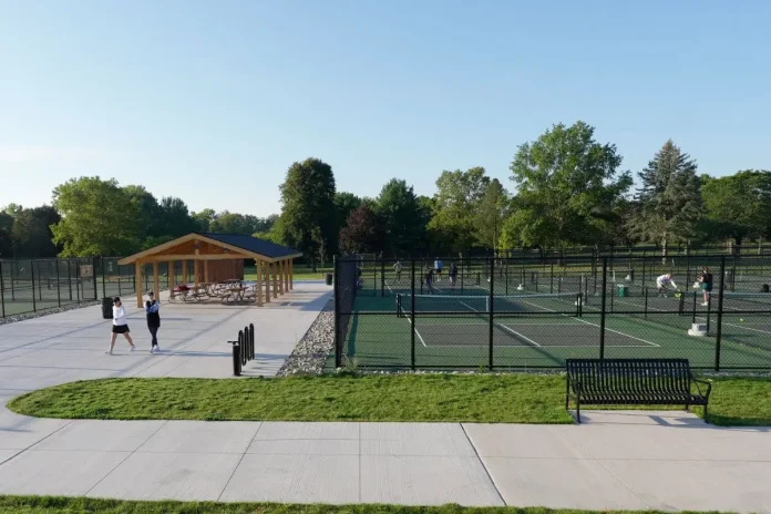 Shadow Pines Pickleball Court Blast