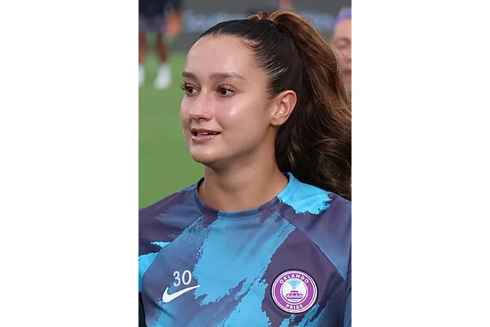 Image of Ally Lemos