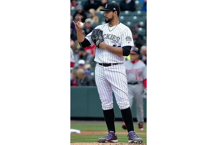 Image of Antonio Senzatela