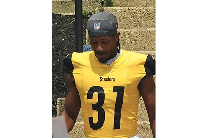 Image of Beanie Bishop Jr.