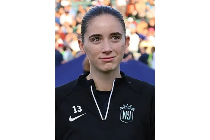 Image of Ella Stevens