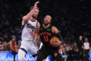 Knicks’ Bold 3-For-1 Trade Proposal Shakes Up NBA</assistant