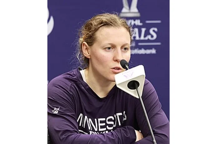 Image of Kendall Coyne Schofield