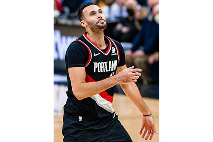 Image of Larry Nance Jr.