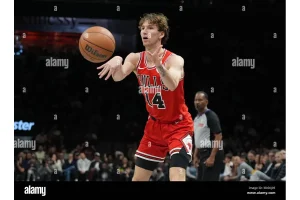 Bulls’ Buzelis Shows Growth with Unselfish Play, Donovan Praises
