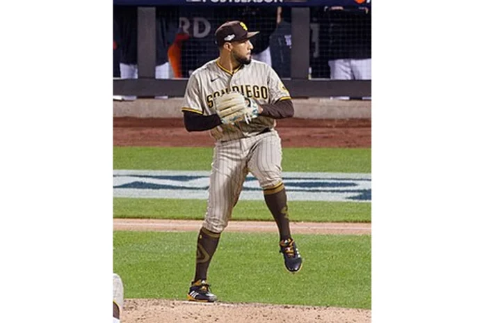 Image of Robert Suarez