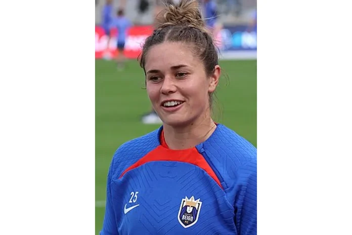 Image of Shae Holmes