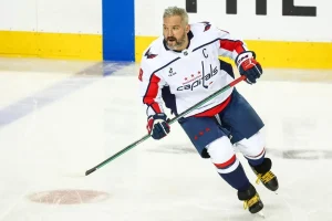 Akira Schmid Stands Unscored Against by Ovechkin Again