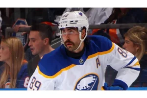 NHL Insider Predicts Alex Tuch Will Stay with Sabres Through Deadline