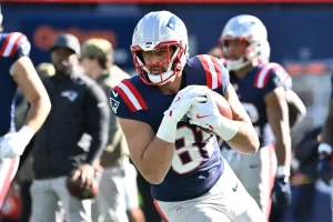 Austin Hooper’s Patriots Exit Confirmed in Two Weeks