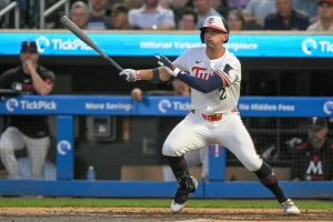 Can Brooks Lee Follow Brian Dozier’s MLB Success Path?