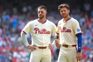 Bryce Harper Urges Phillies to Bring Back Rhys Hoskins