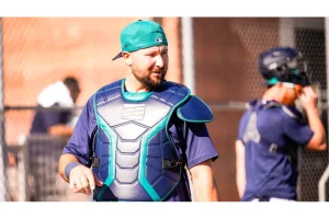 Mariners Boost Catcher Depth by Reuniting with Mitch Garver