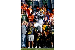Packers Eye 49ers’ Renardo Green to Replace Valentine