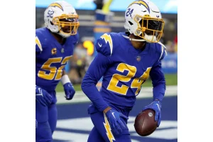 Chargers Ignite Flag Football Craze in Greece Ahead of 2028