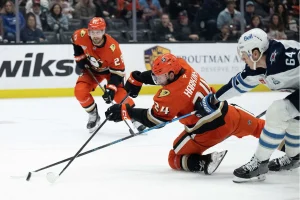 Chris Kreider’s OT Goal Lifts Ducks Over Jets in Thriller