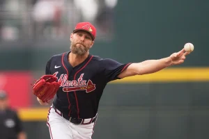 Chris Sale Agrees to $27M Extension with Braves through 2028