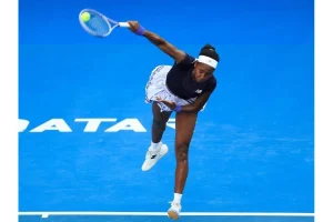 Coco Gauff’s Serve Struggles Spark Tense Outburst in Dubai