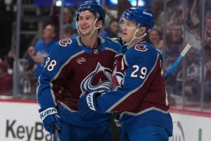 Colorado Avalanche Set to Dominate Blackhawks Today