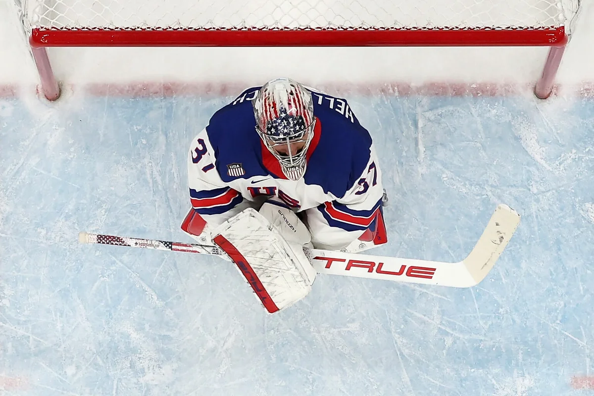 Connor Hellebuyck