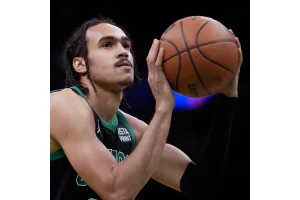 Celtics Re-Sign Dalano Banton and John Tonje on 10-Day Deals