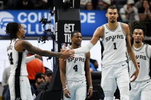 Devin Vassell Powers Spurs Rally to Narrow Win Over Raptors