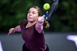 Emma Raducanu Crushes Chwalinska to Reach Transylvania Semis
