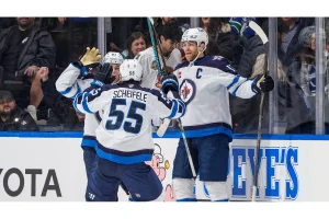 Capitals Favored to Beat Golden Knights in Tight NHL Clash