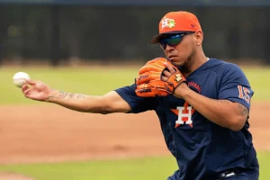 Astros Stuck with Isaac Paredes as Trade Talks Falter