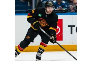 Jake DeBrusk Trade Rumors: 3 Teams Eye Canucks Forward