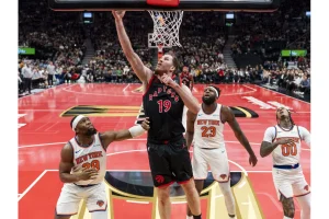 Jakob Poeltl’s Injury Clouds Raptors’ Trade Deadline Plans