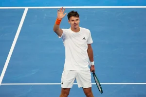 Jakub Mensik Faces Sinner in Qatar Open Quarterfinal Showdown