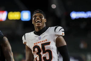 Bengals Lock In CB Jalen Davis with New Contract Extension