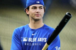 Azulejos envían a Joey Loperfido a Astros por Jesús Sánchez