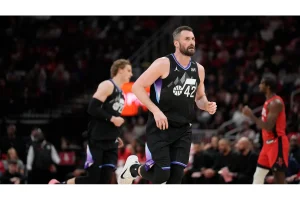 Kevin Love Backs Former Blazer Chris Dudley’s Governor Bid